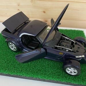 2001 Chrysler Howler Concept Car 1:18 Scale Diecast Motor Max Removable Hardtop